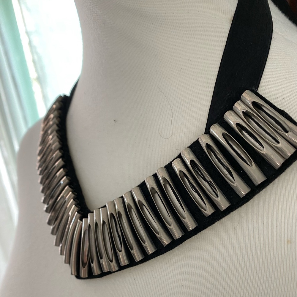 Unique collar necklace - Picture 3 of 5